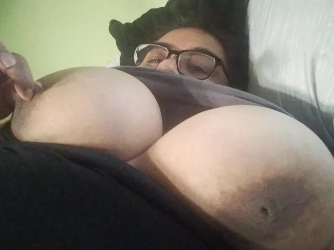 Suck on my tits please?? by bbwbbygirl1