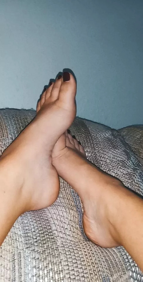 suck on my toes posted by alessia_aide