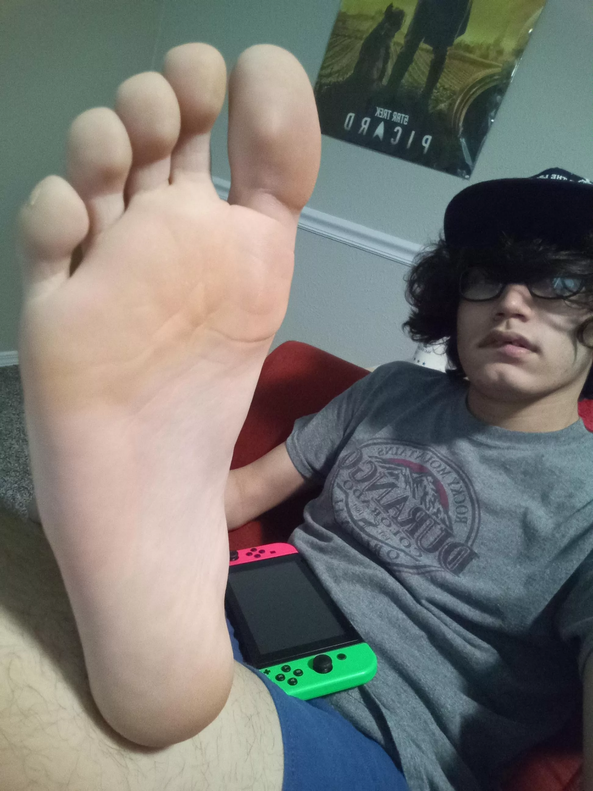 suck on my toes while I play dark souls posted by ZactheFeetGuy