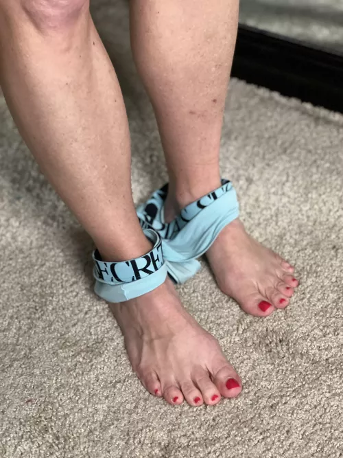 Suggestive pic by DippingToes-N-H2O