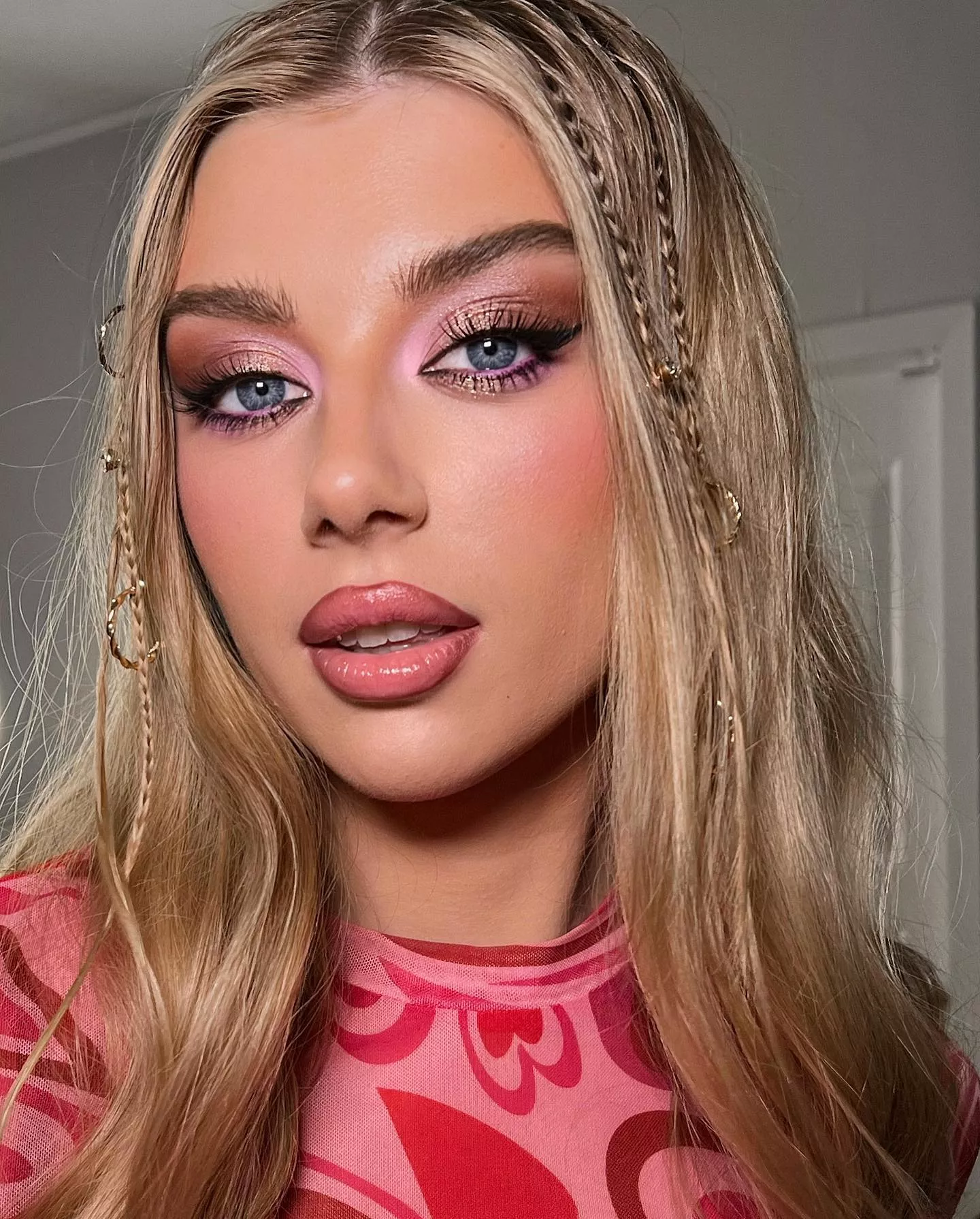 Sultry Look posted by gooningaccount