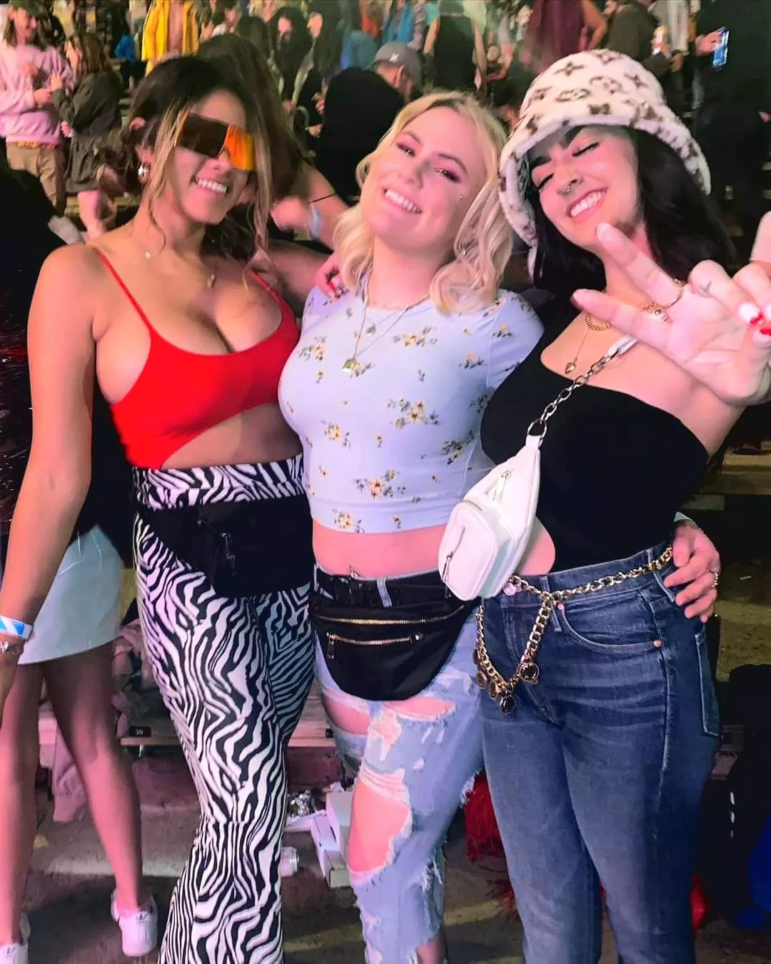 summer girls posted by untamedtomato