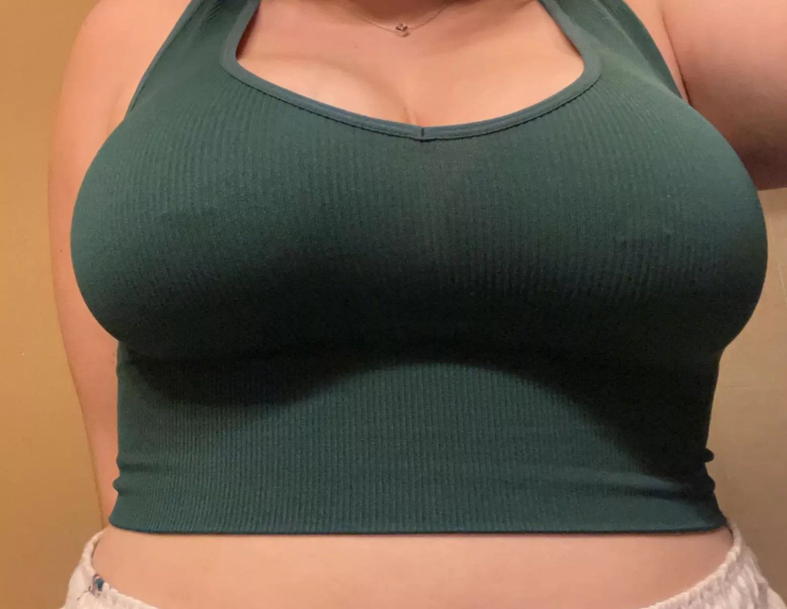 summer means no bras! posted by nobodylikeslexc