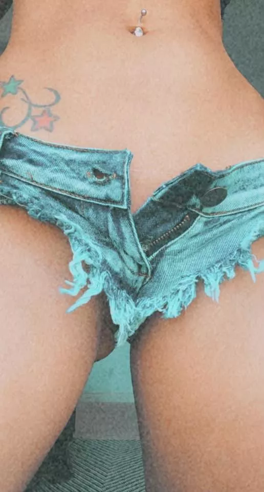 Summer Time Calls for Daisy Dukes posted by AspenRain8