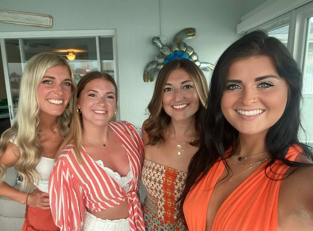 Summer Time Girls posted by WarmObserver