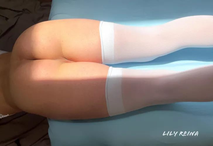 Sun + booty = 🥵 by itsLilyReina