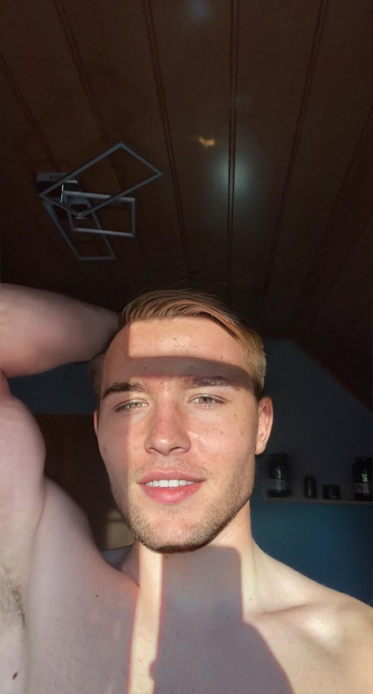 Sun is giving me so much power posted by blondboyjan