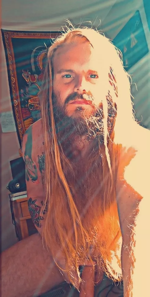 sun rays ☀️ posted by GrungeViking