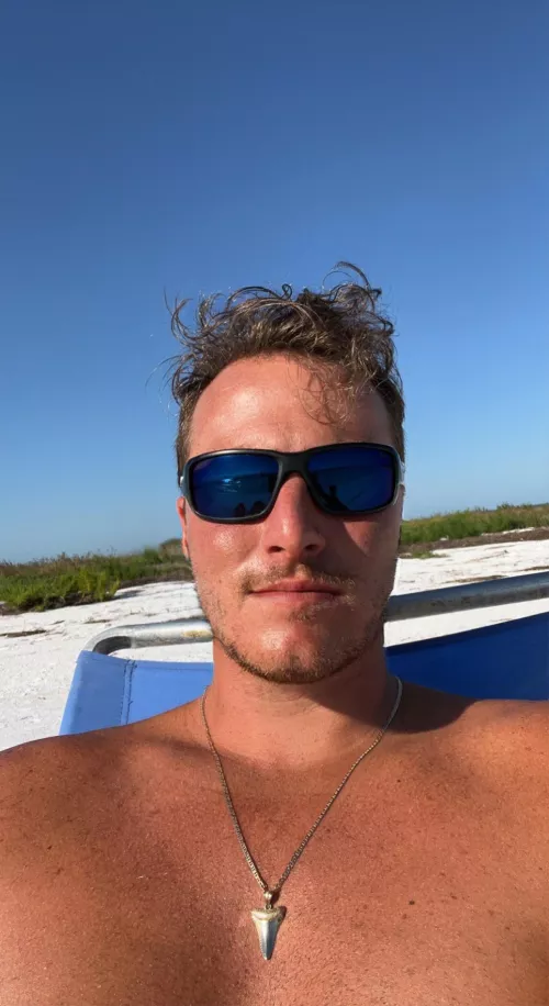 Sun, sand, salty breezes, the ocean - all that’s missing is some company! by Good_Independence734