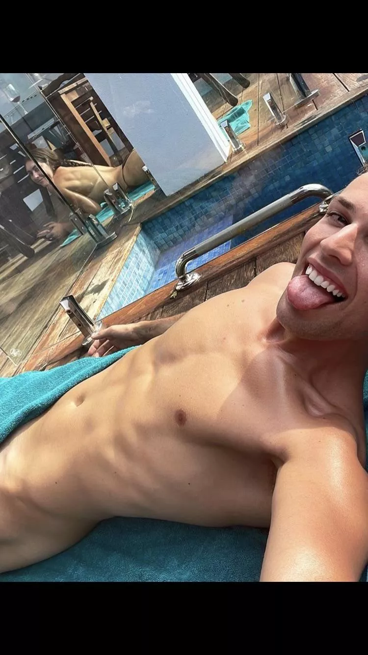 Sunbathing posted by danger_mouse4