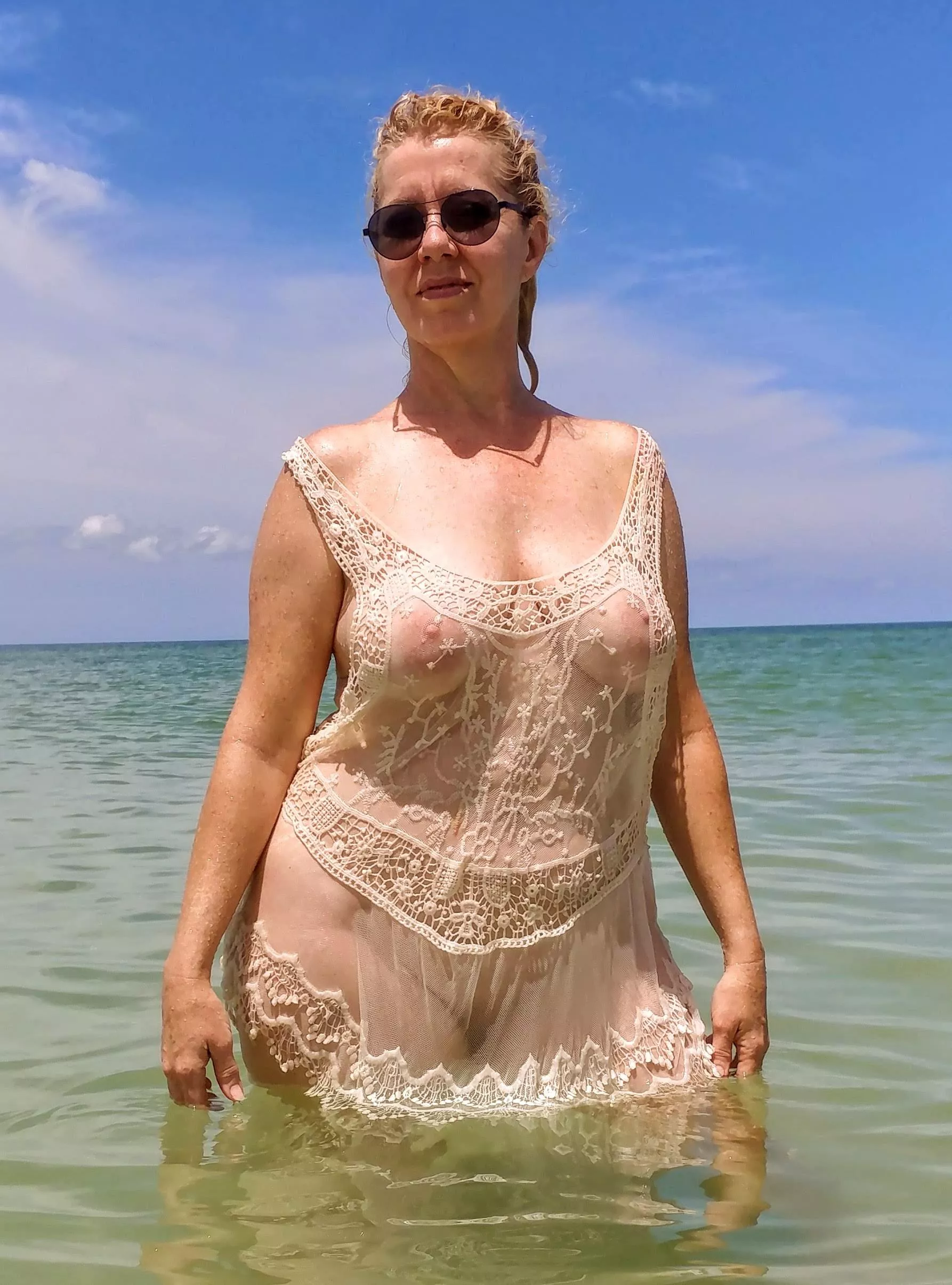 Sun-dress becomes transparent in water posted by DnApix