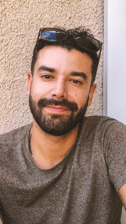 Sunglass off to show you guys these hangover eyes by Aulou