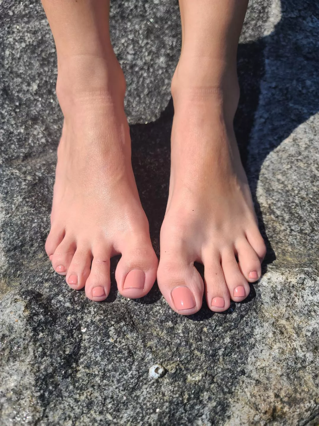 sunning my toes. posted by shann_nnanigans