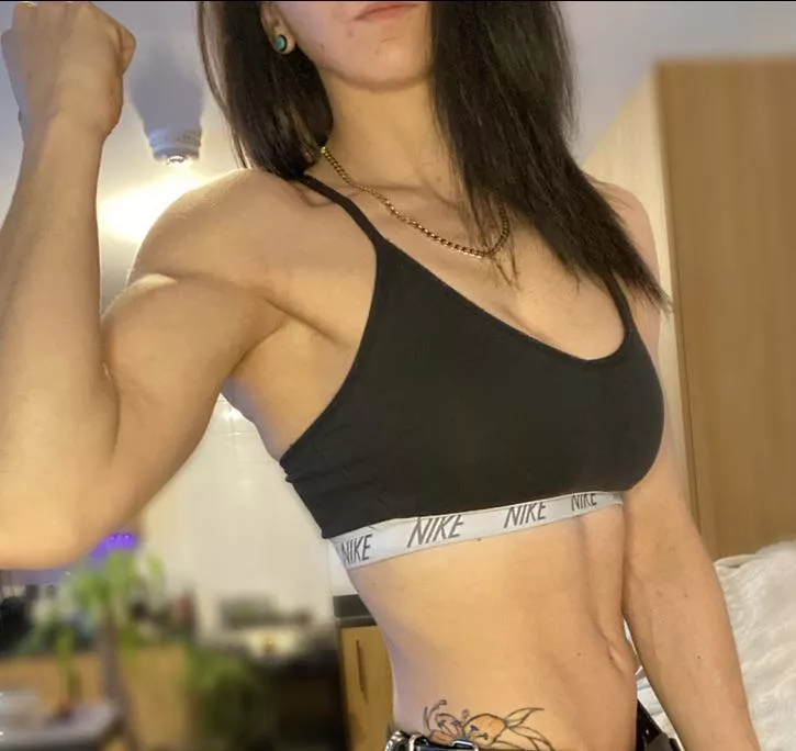 Suns been out alot recently ☀️💪🏻 posted by alphafemale111