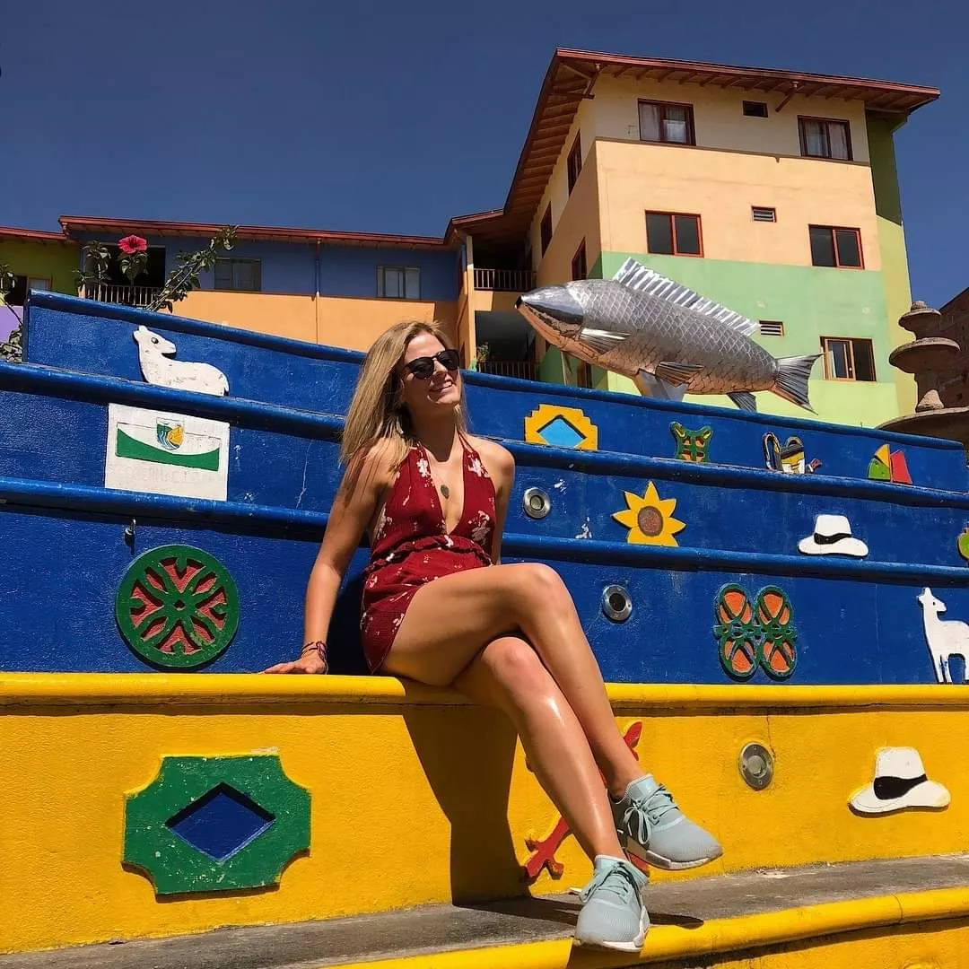 Sun's out... Legs out? posted by Nomorepussypls