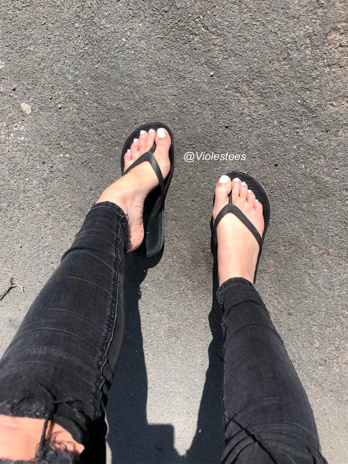 Suns out toes out catching all you sneaky feet watchers ;) posted by Violetsblooms