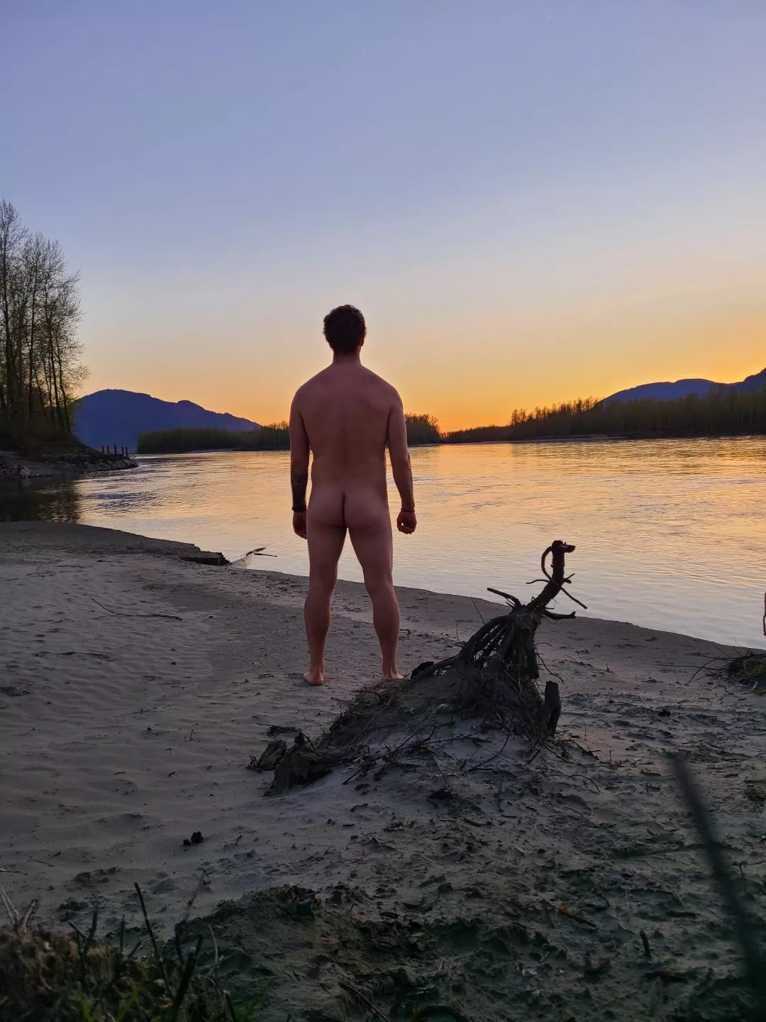 sunset booty posted by nude_dude13
