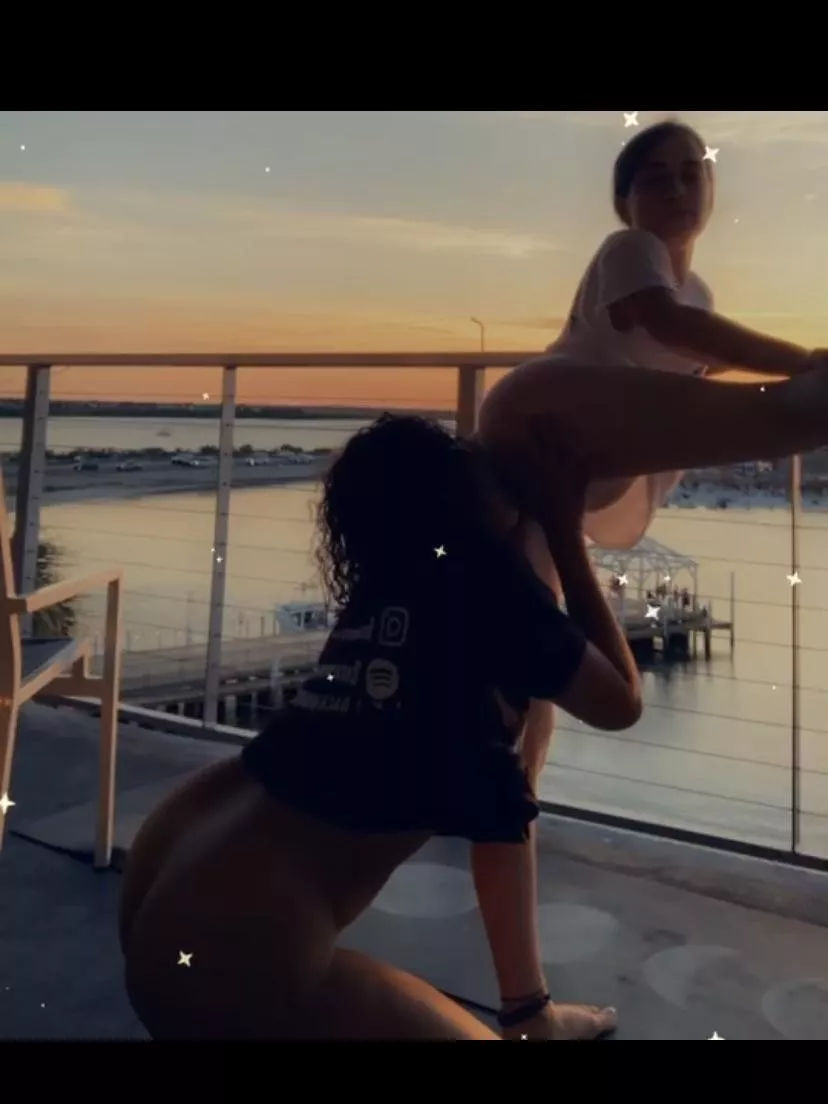 Sunset desert 👅 posted by Smokewithsega