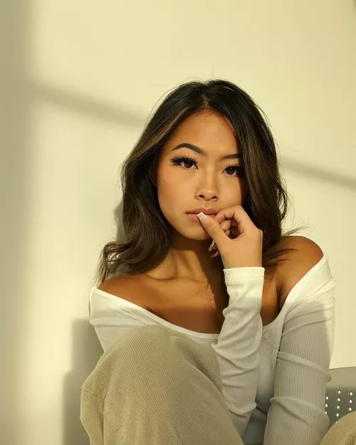 Sunset light by likesasiangirls