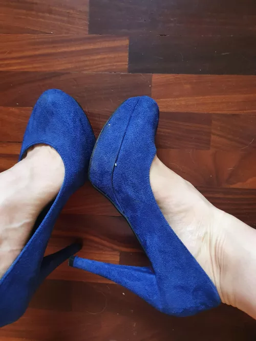 super bright blue today by missstrawberry94