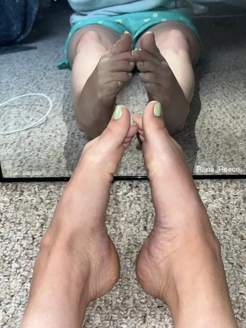 Super cute chunky toes 👣🔥 Size 6 1/2 by Footqueen220