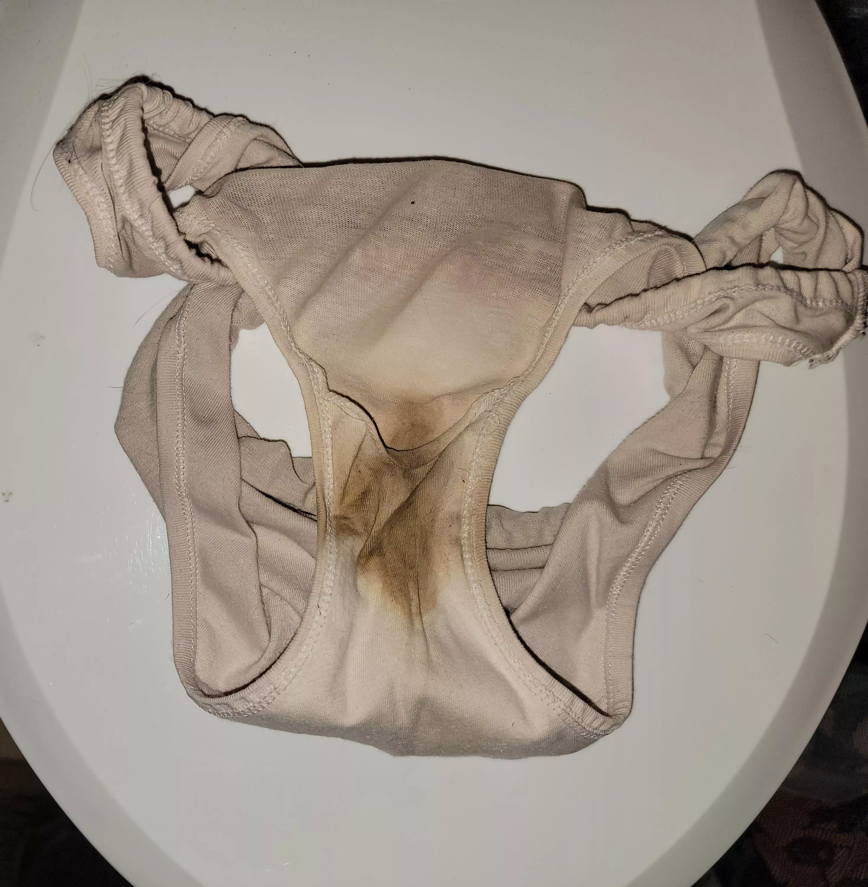 Super dirty bathroom floor find posted by smalldickhubby2020