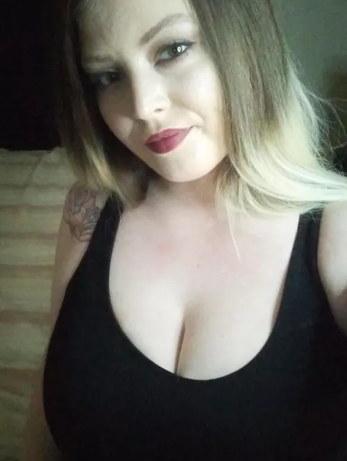 Super hot Dnd live now 💦 by Illustrious-Menu9452