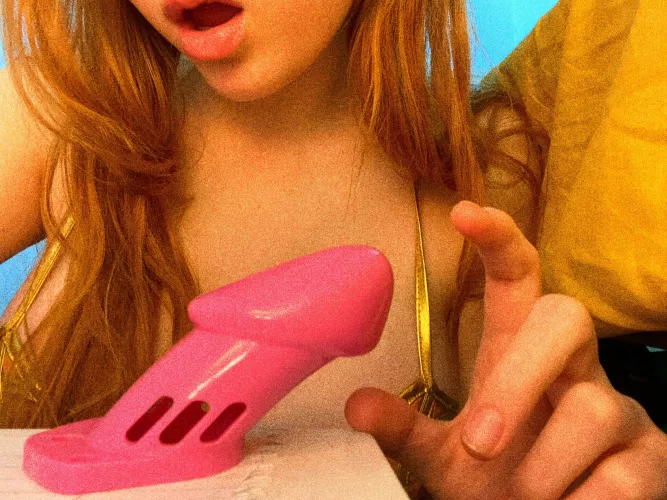 Surely none of you have cocks *this* pathetic…right?? 🤏🏻 by Poisonivy309