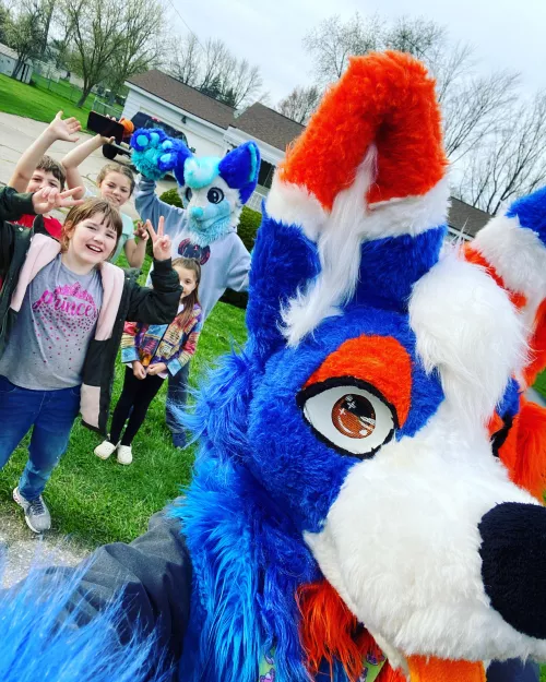 Surprising The Local Kids! 🥰🧡💙 by TidedPod