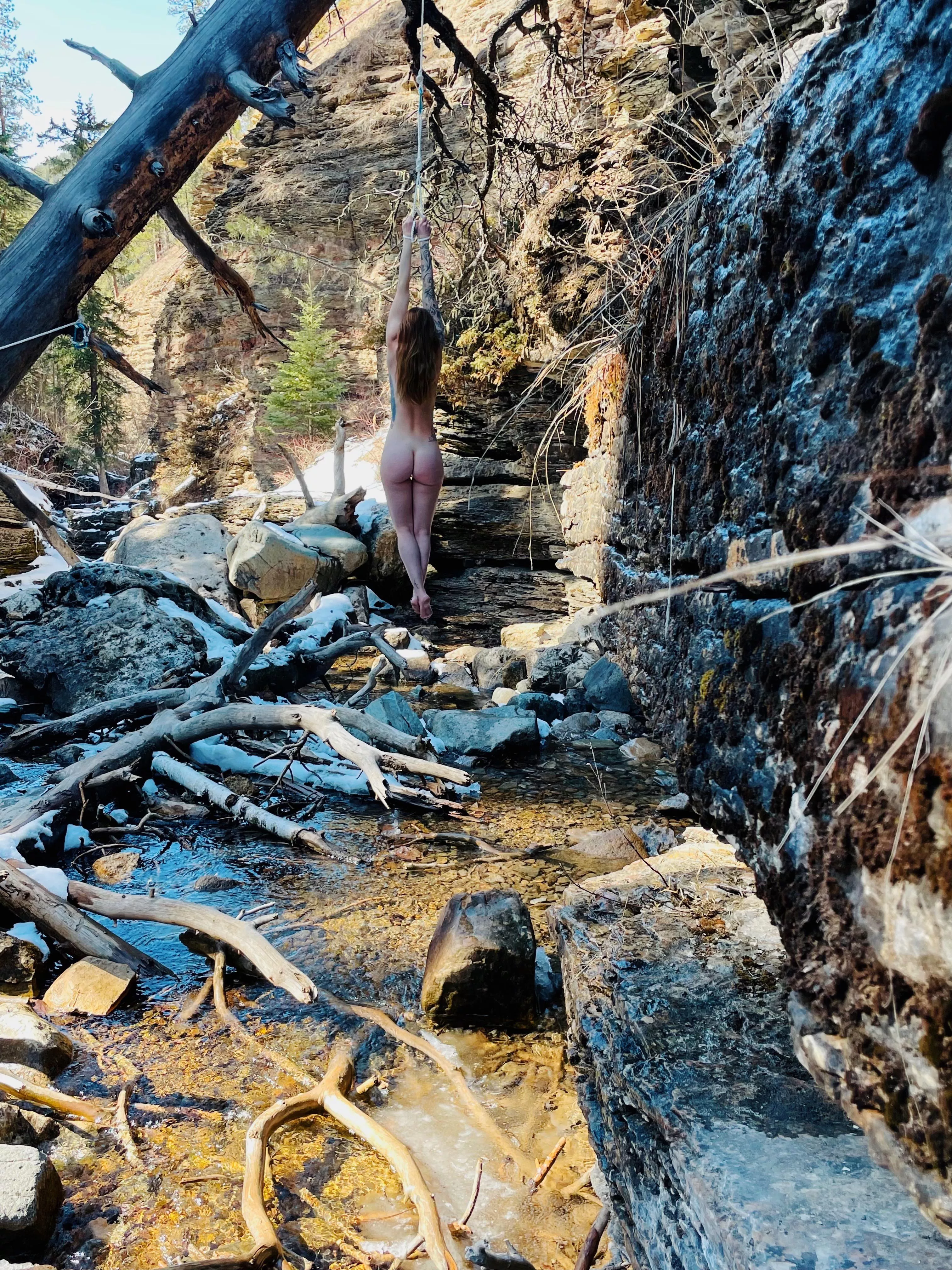 Suspension slut posted by DominaRose69