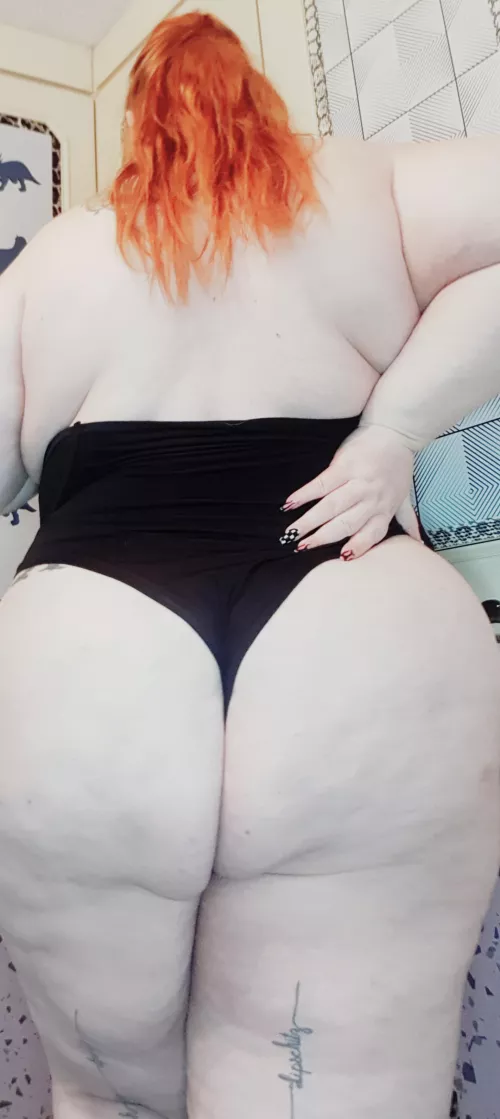 Swallowing it all up by Feliciadeliciabbw