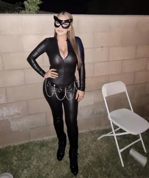 Swapping hot wife pics by blackshadow25