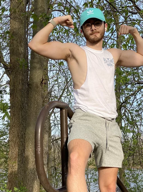 sweating in 80° by blothesho