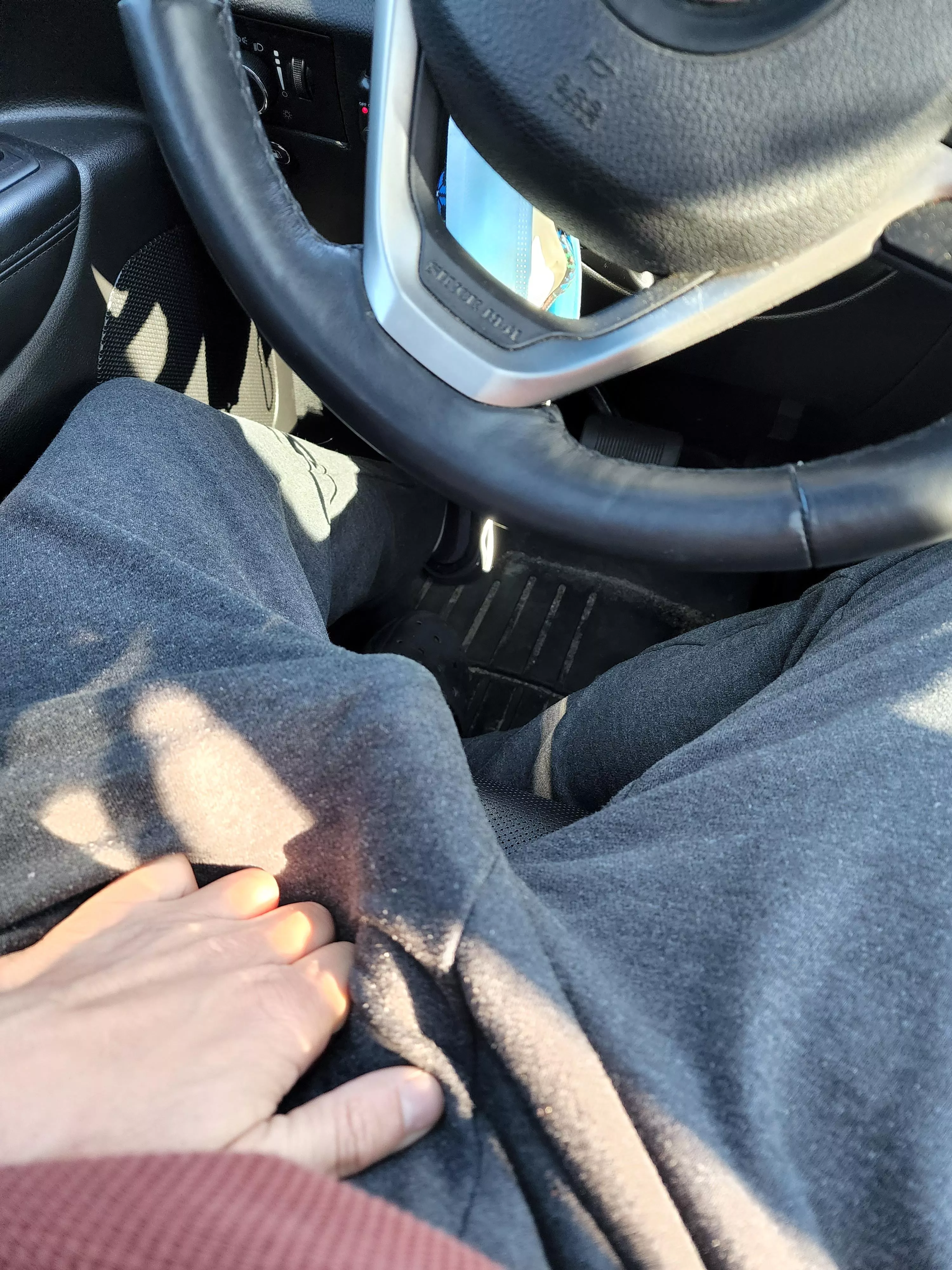 Sweats bulge posted by IslandMinimum9161