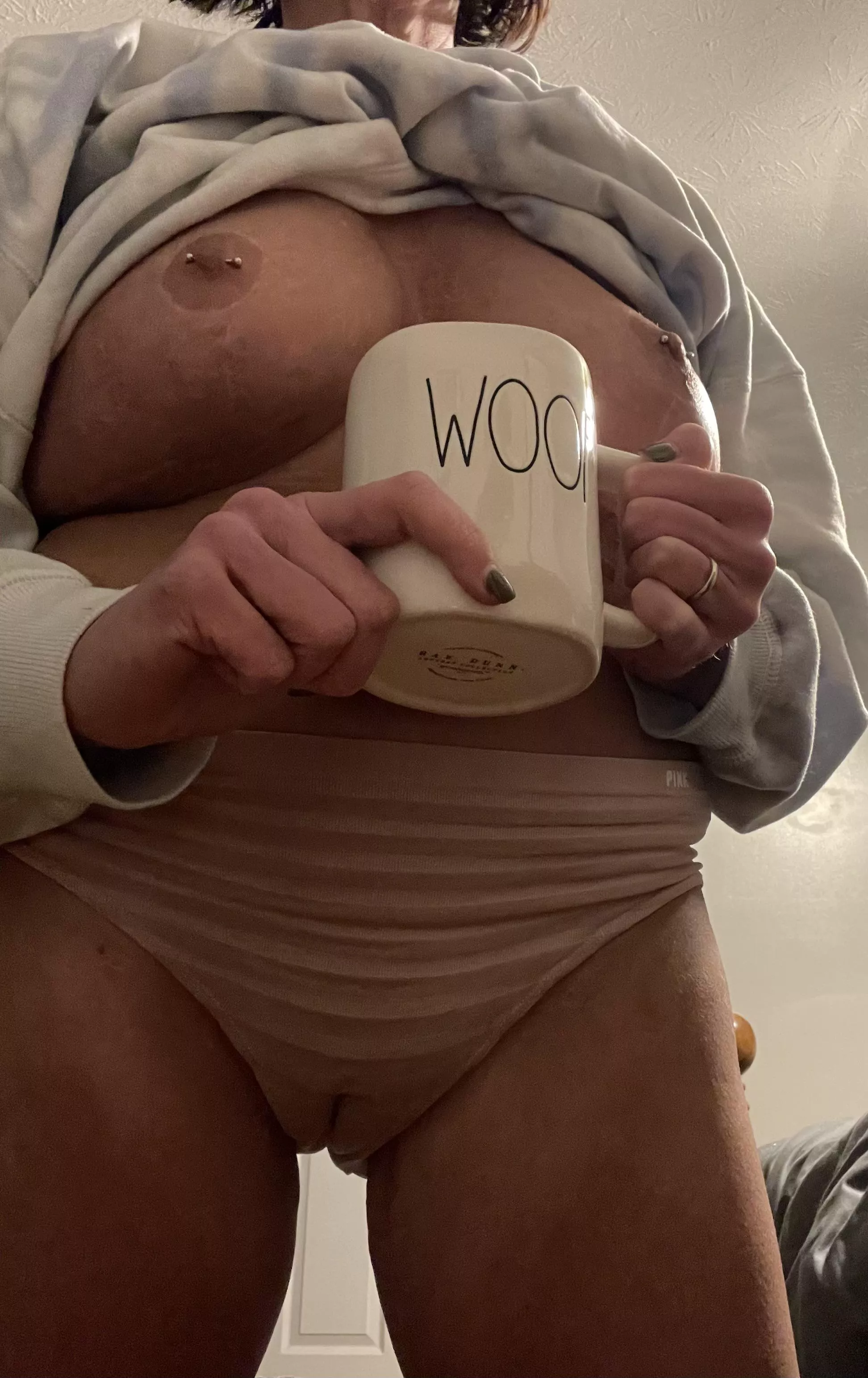 Sweatshirt and coffee kinda morning 🖤 posted by SweetNSpicy782