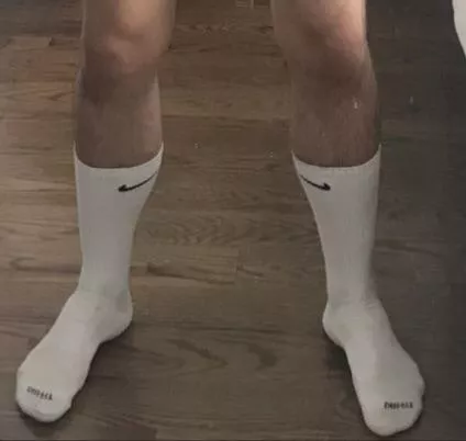 Sweaty and smelling ripe 😈 posted by Smelly_Muscle_jock