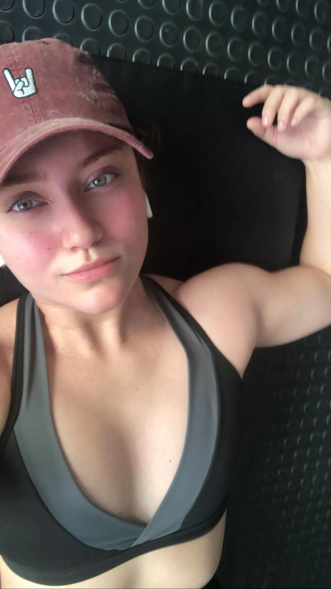 Sweaty and smooth posted by theagness