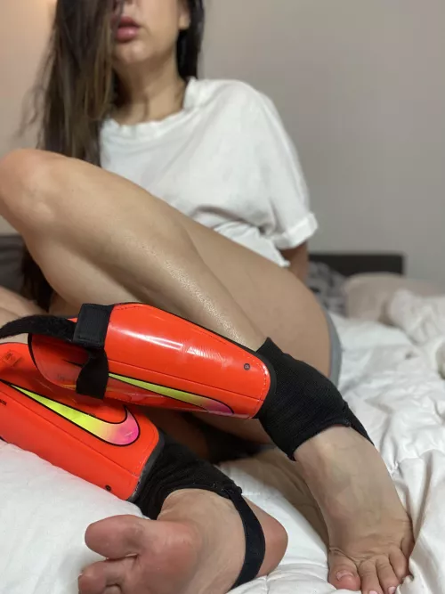 Sweaty and stinky after soccer by Luna_Clairexx