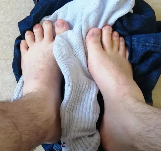 Sweaty from the gym by Kleiye