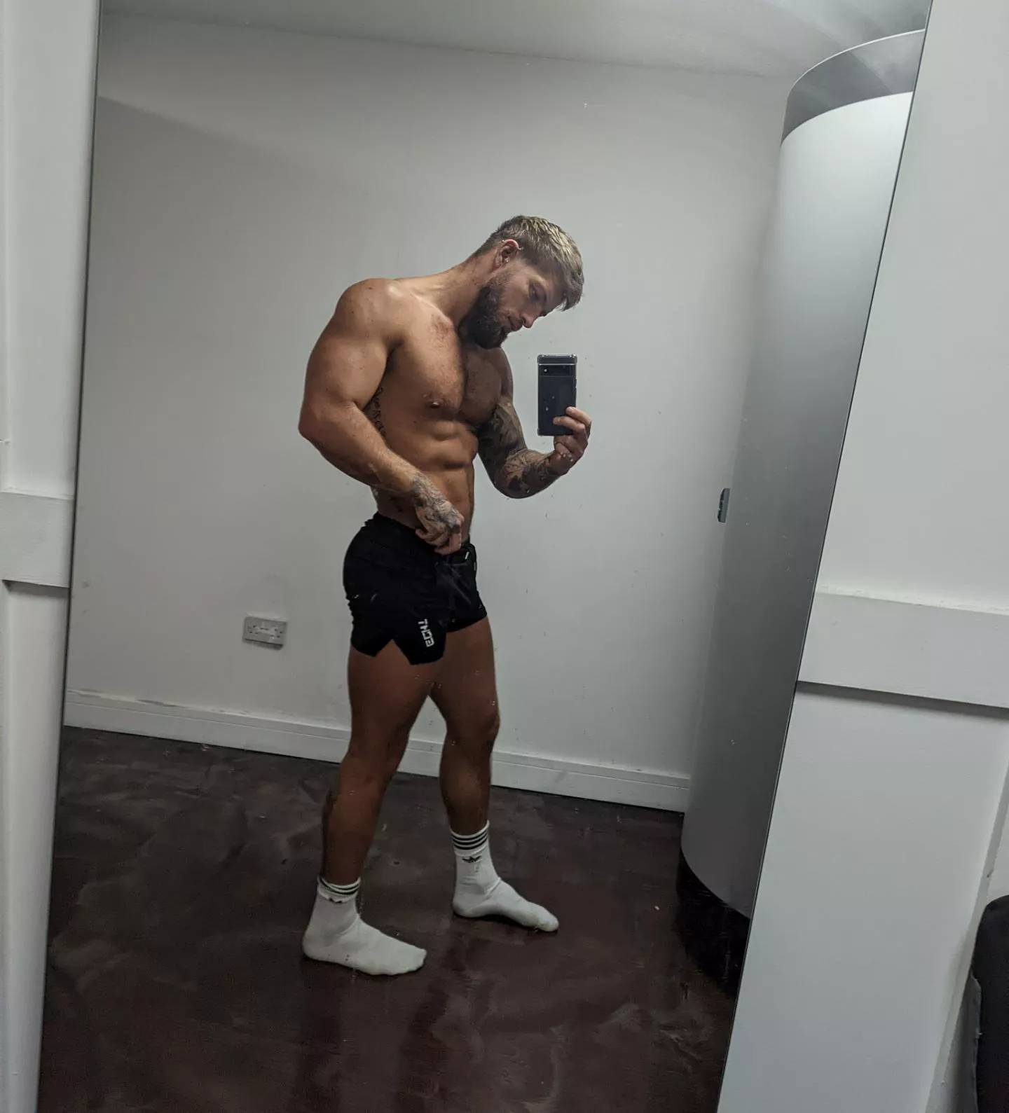 Sweaty gym sessions are paying off 💪🏼 posted by scott_hudson_fitflex