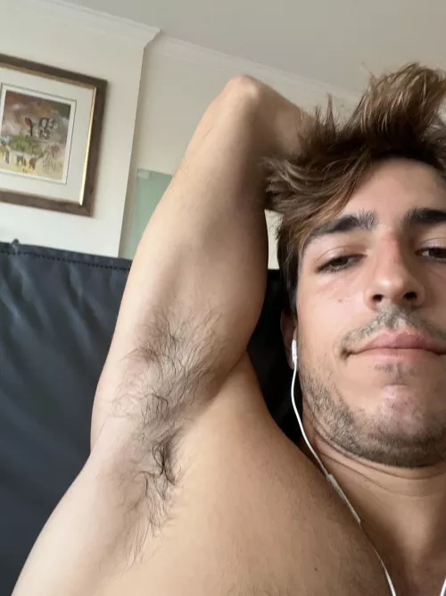 Sweaty pits after the gym by Yogaboy92