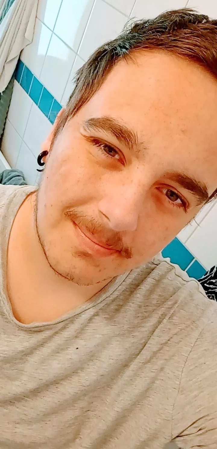 Swedish, singel and ready to mingle 😂how are y'all doing ? posted by Temporary-Gas-5427