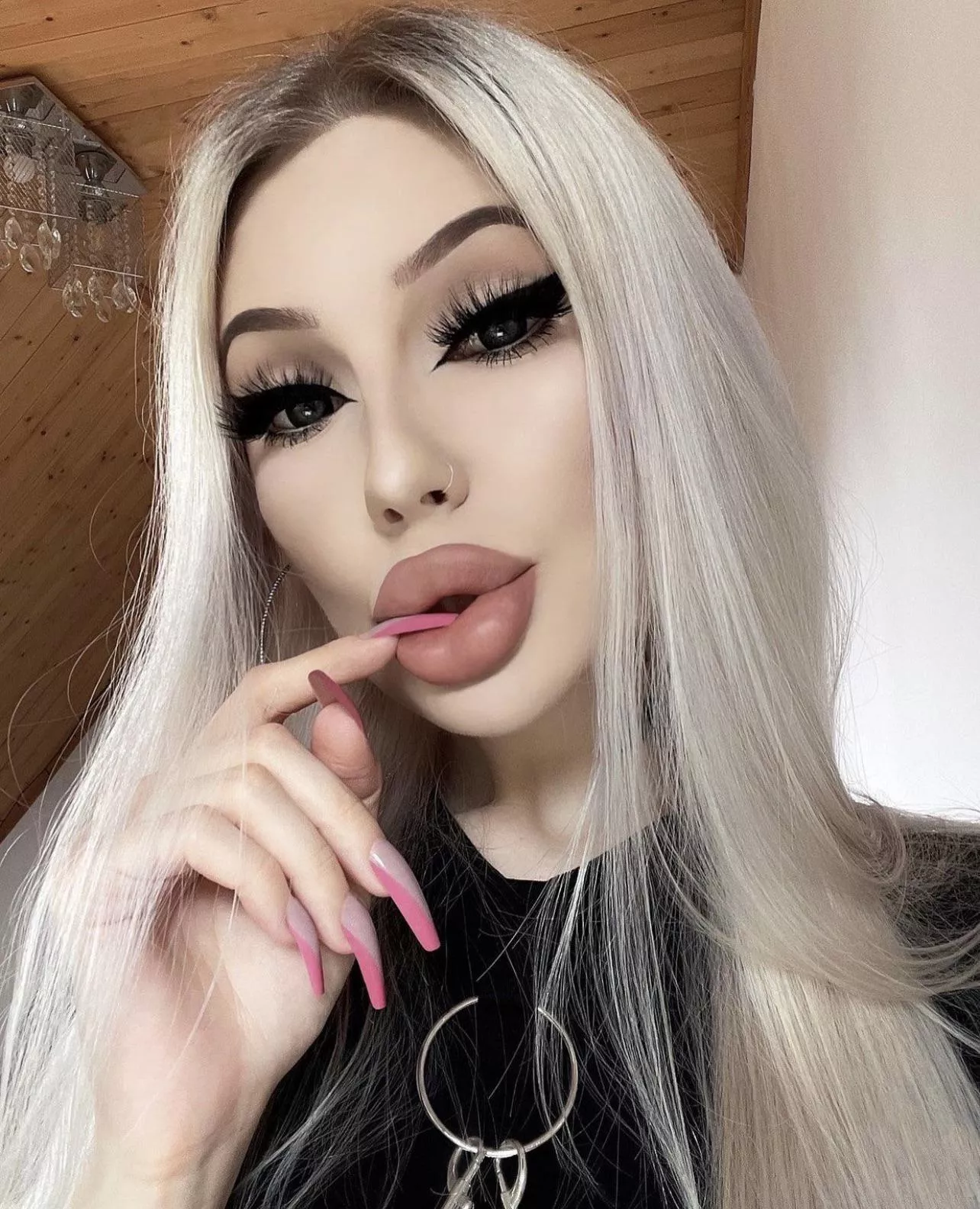 sweet disaster😉🔥 posted by charlotteventurax