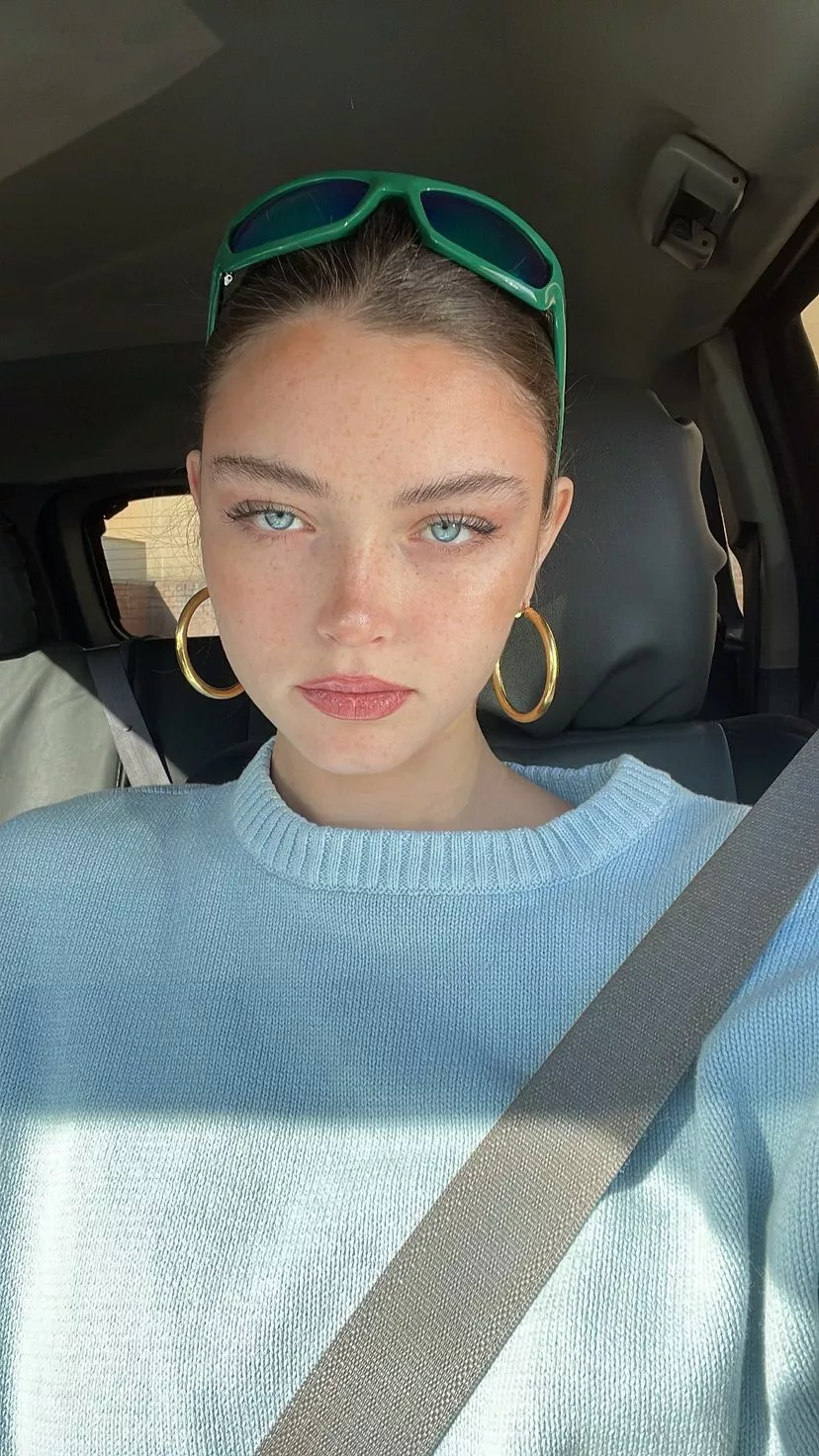 Sydney Melman 2022-03-22 posted by LawnOfTheRay