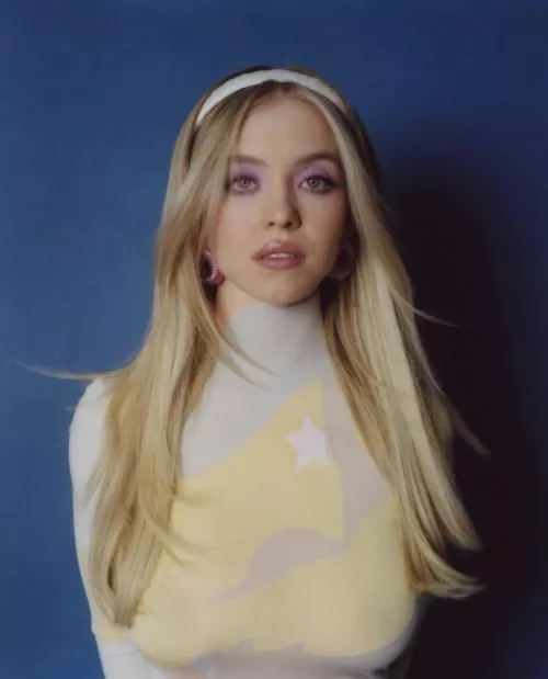 Sydney Sweeney by ElSenorDeLasPajas