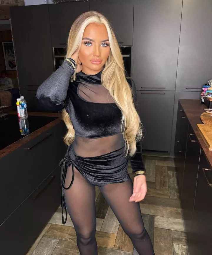 Sydnie posted by corruptusextremis