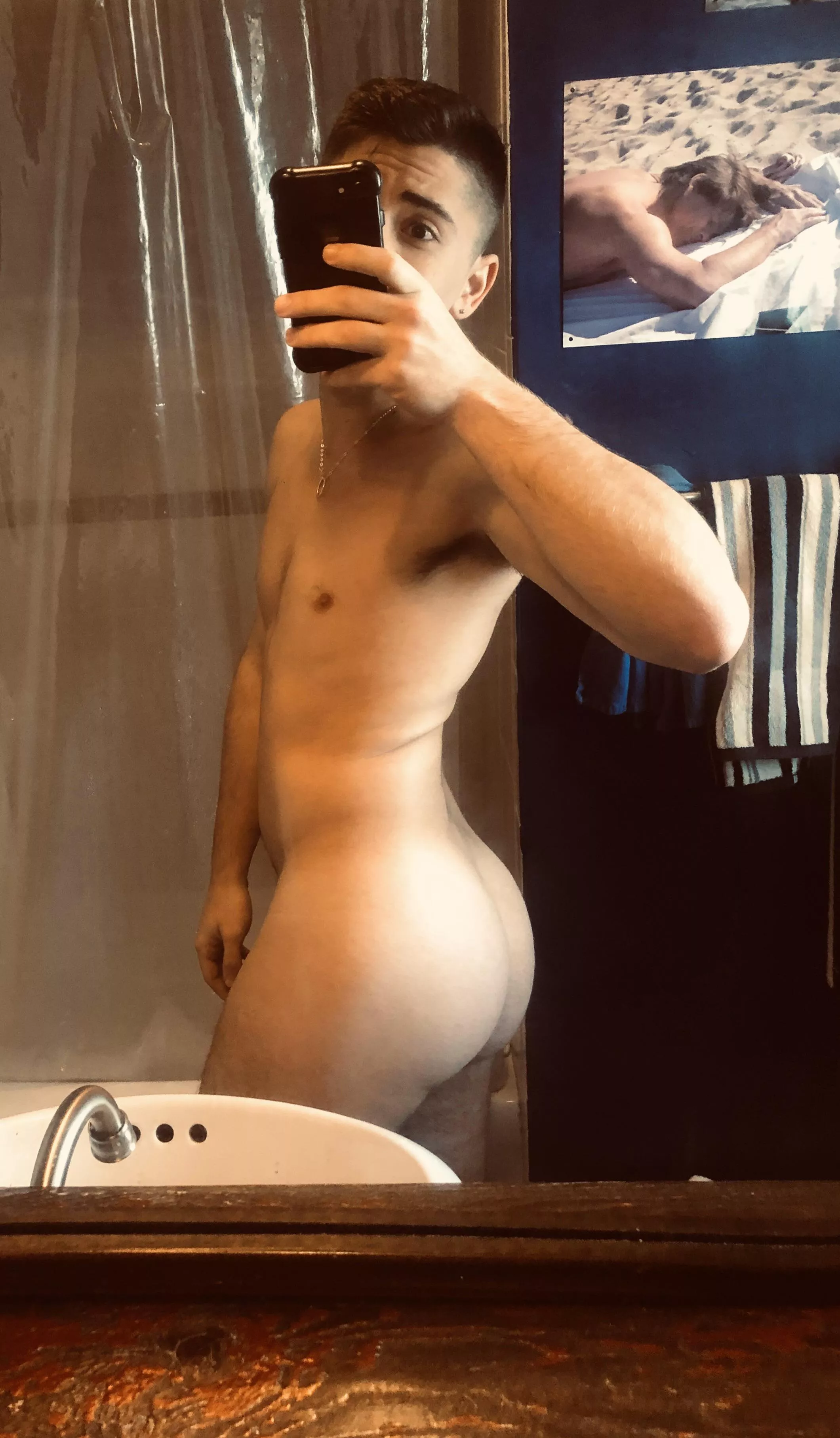 Take a bite (24 years old) posted by FreddyConwell