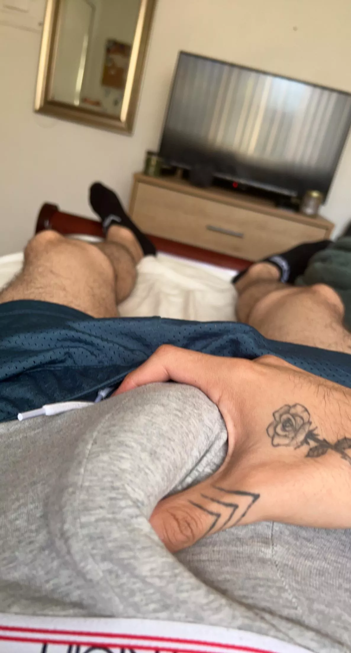 take a peak? posted by Visible-End-4084