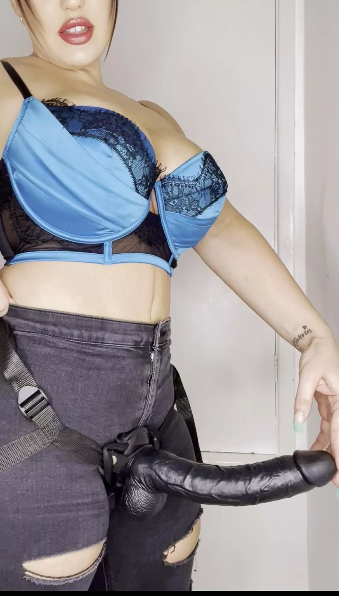 Take every inch [domme] posted by Mistresssaharanoir