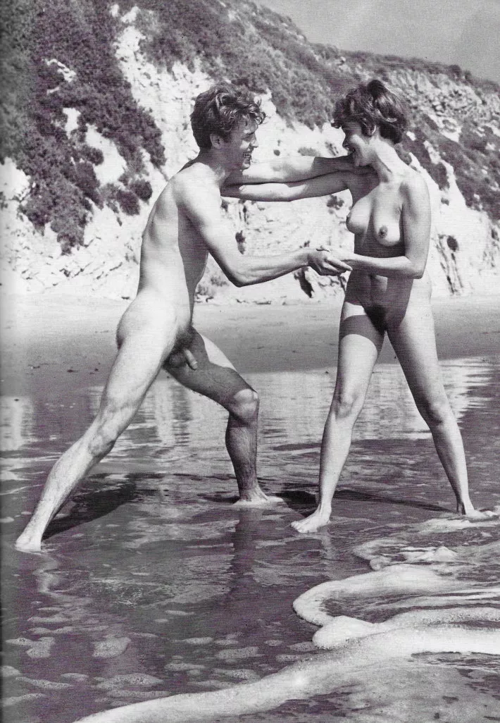 Take him down! (Naturist und Welt #98 - Februar 1976) posted by NaturistPictures